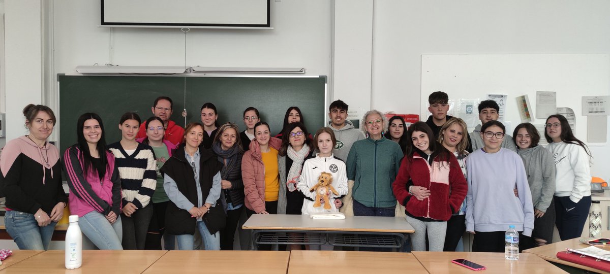 SAFAAlcala's tweet image. 📣 MASTER CLASS #Diabetes #FormaciónComplementaria #EnFPSAFA‼️
👇👇👇
#TrinidadTrujillo antigua alumna TCAE ha impartido una formación sobre el sensor de glucemia y la bomba de insulina
⤵️⤵️⤵️
Aplicar las pautas de insulina, una buena alimentación y ejercicio para un buen control