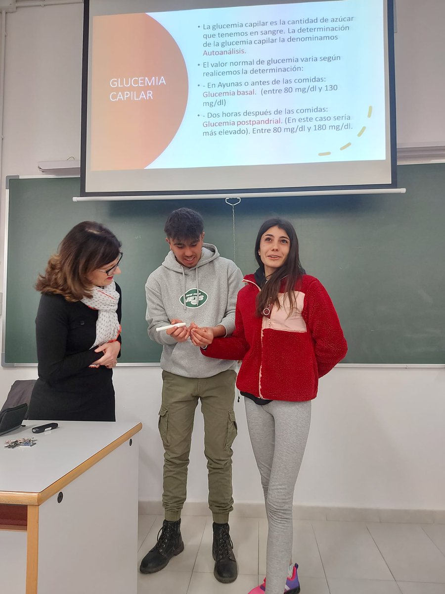 SAFAAlcala's tweet image. 📣 MASTER CLASS #Diabetes #FormaciónComplementaria #EnFPSAFA‼️
👇👇👇
#TrinidadTrujillo antigua alumna TCAE ha impartido una formación sobre el sensor de glucemia y la bomba de insulina
⤵️⤵️⤵️
Aplicar las pautas de insulina, una buena alimentación y ejercicio para un buen control