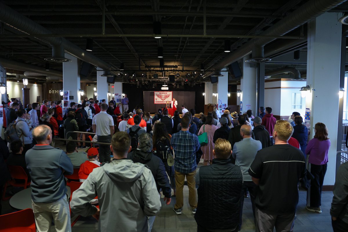 DenisonSports's tweet photo. It was great to come together as a community to celebrate the Denison Women's Swimming &amp; Diving team and their National Championship!!

@DenisonU @DenisonSwimDive 

#DenisonProud https://t.co/DxVdIfHC35