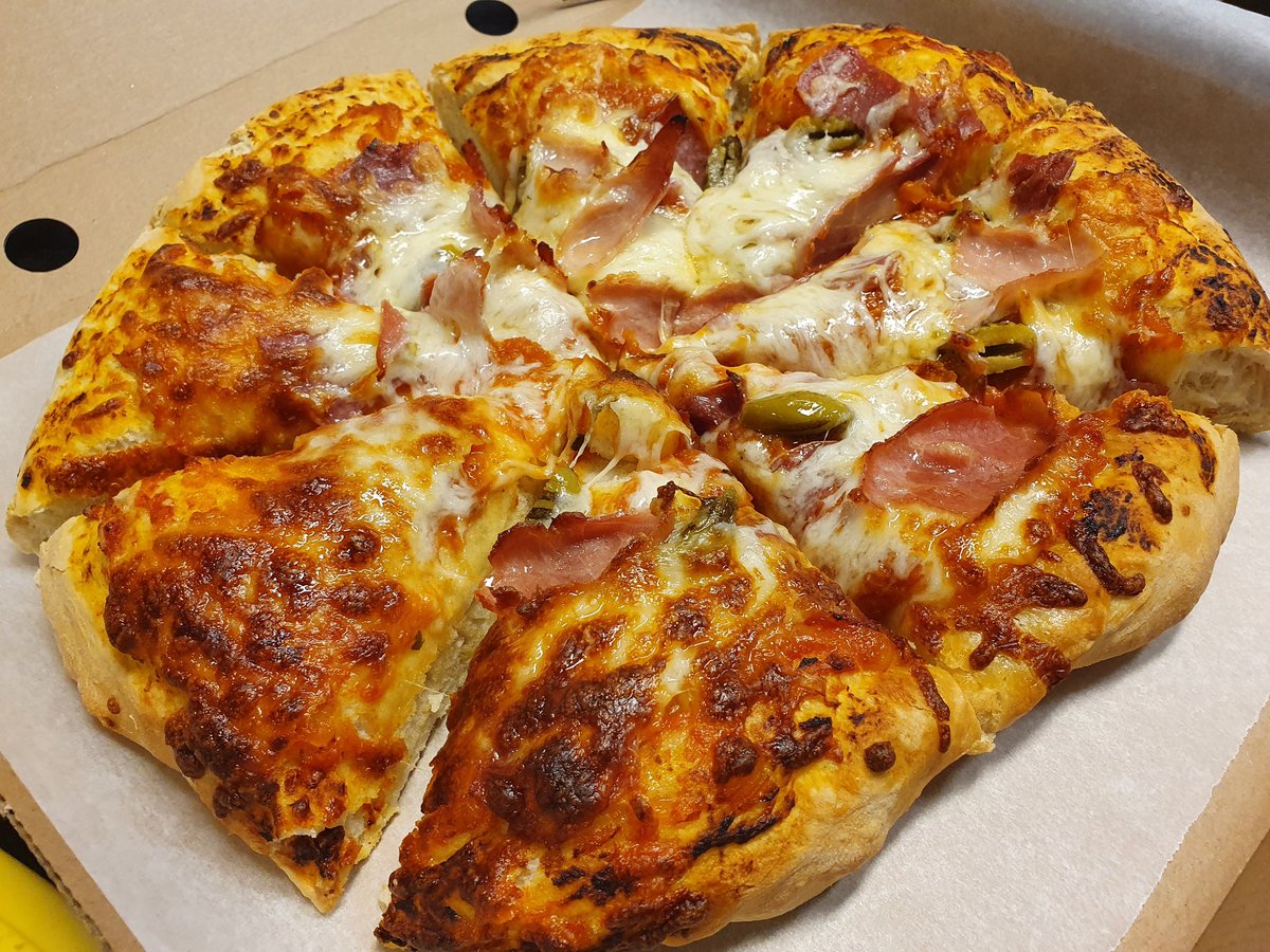 This week CAS made me pretty hungry. 28 beautiful pizzas out the door. 110 minutes to make but likely less than 10 minutes to eat 😋 <a href="/BSB_Brussels/">The British School</a>