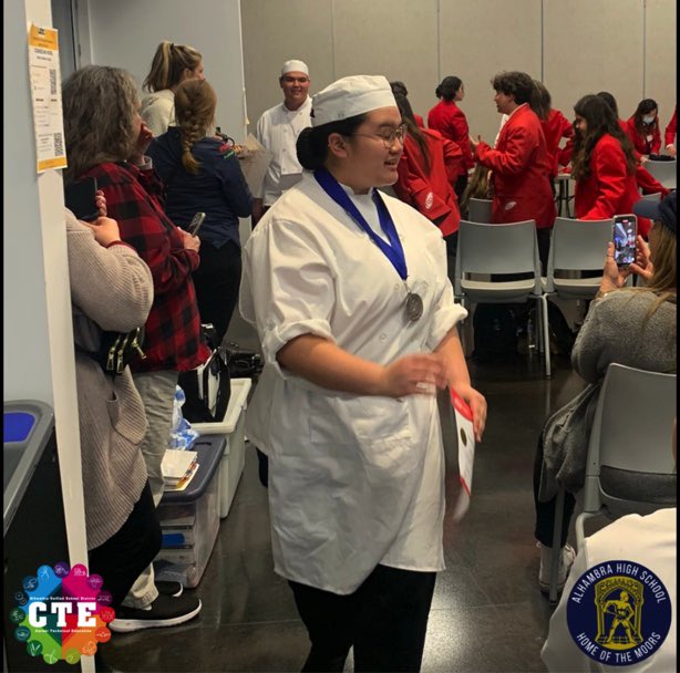 alhambrausd's tweet photo. ‼️BRAVO #AHS @CaliforniaFCCLA winners‼️
#SydneyNakasone: Culinary Arts 1st Place
#IntuchSuksamran: Culinary Arts 3rd Place
#SarahThacker: Culinary Display Breads 1st Place
#IsabellaJackson: Fashion Construction 2nd Place
#CiaraKelly: Fashion Design 3rd Place
📸: #ElviaNieto https://t.co/EYCsXjkiTi