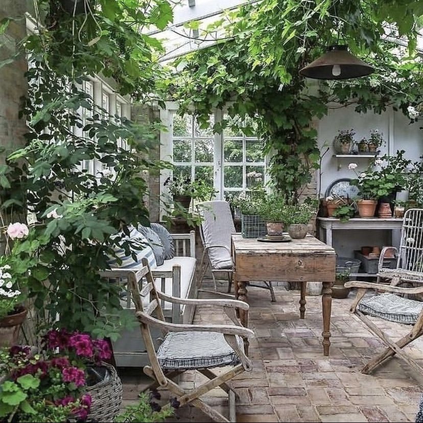 finelinessa's tweet photo. Which of these gardens is your favourite?🏡
Image courtesy: @glamorousgardens
#finelineslandscaping #gardenplanning #countrycottage #gravel #flowerstagram #gardenlife #cozycottage #gardendesign #gardenlife #allium #cottage #countryhousestyle #cottagechic #cottagegarden https://t.co/7OBMFb7xYn