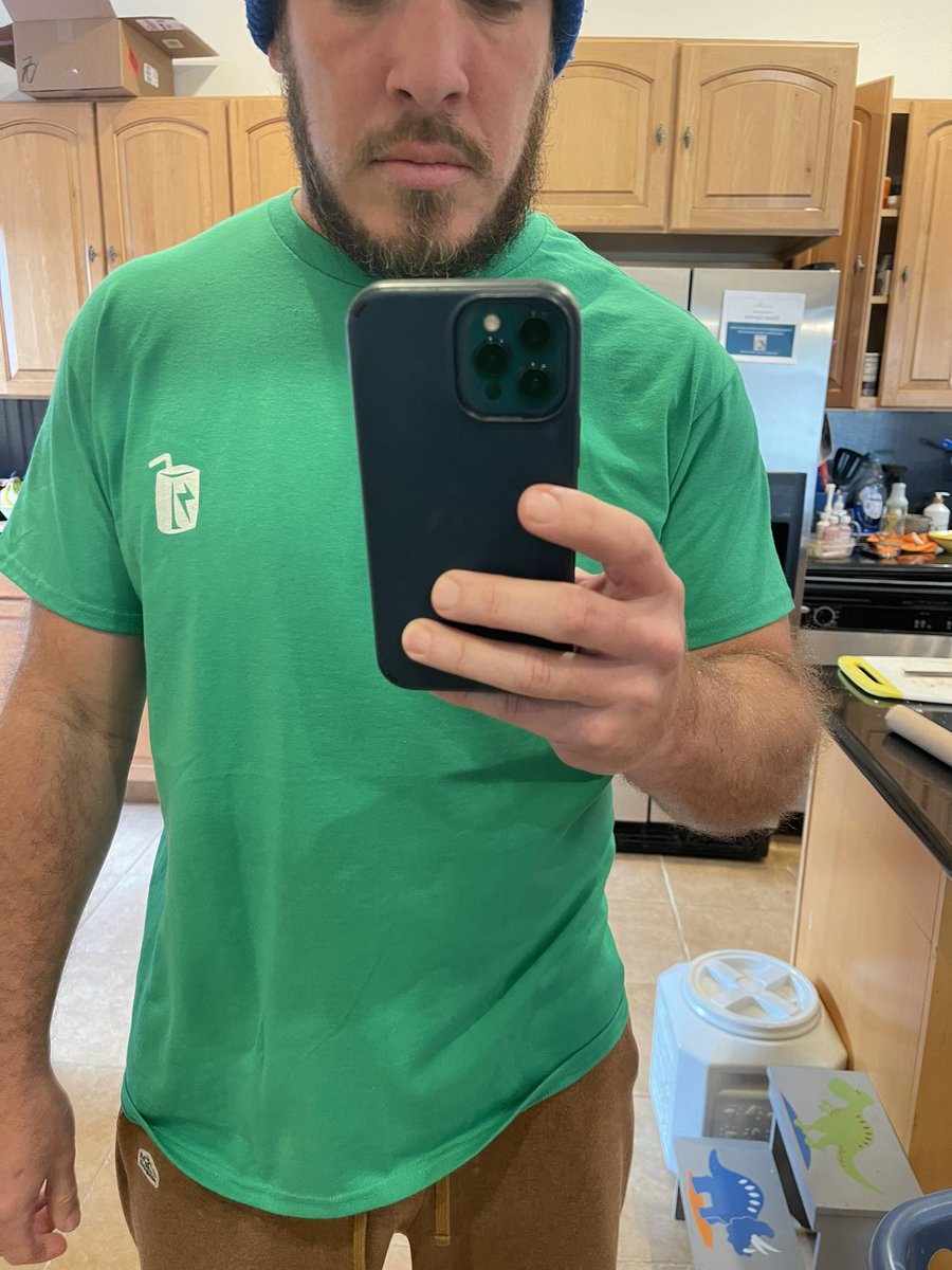0xSTVG's tweet photo. Yo I did a thing! 

Drop 0.025 eth into the Merch Squad @juiceboxETH 
https://t.co/ZnSsssaDiV 
Fill out the form - https://t.co/uZ0AslRc2m https://t.co/fMqzTw56gp