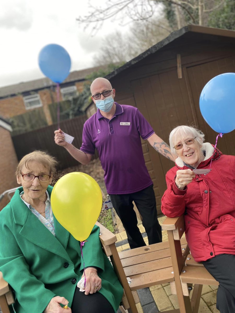 Trinity_LodgeCH's tweet photo. #NationalDayof Reflection balloon release and a minute silence to remember all those we have lost over the years @AnchorLaterLife https://t.co/ayMXYGcfUV