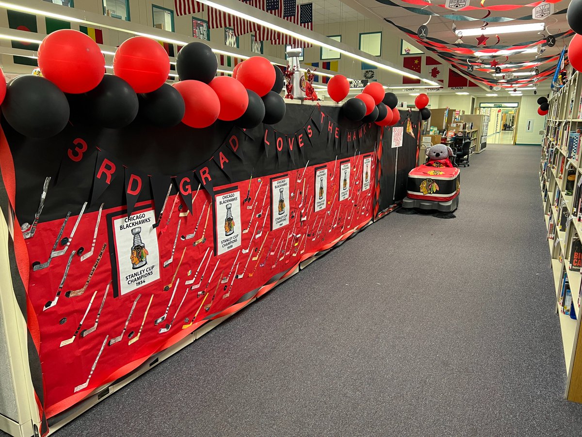ipsd204's tweet photo. Today is a @NHLBlackhawks takeover at @CowlishawKoalas as part of @jerseymikes Month of Giving, supporting Chicagoland schools. Thank you to the Chicago Blackhawks for making this an amazing day for our students! @CarlosGAzcoitia https://t.co/JF52ZH2FZT