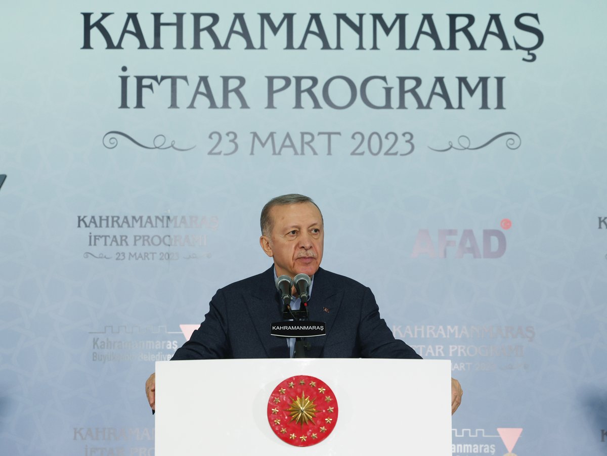 Cumhurbaşkanımız Recep Tayyip Erdoğan, Kahramanmaraş'taki Karacasu konteyner kentte düzenlenen iftar programına katıldı.