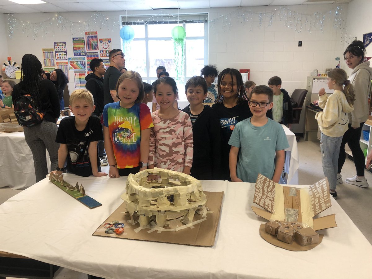 Debra Vickery tweet media