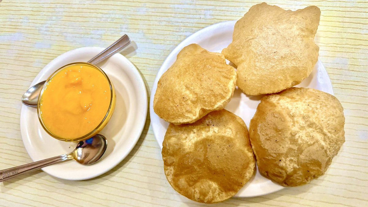 Kumargautamkg's tweet photo. #AamrasPuri : One of my favourite local eating habits that I picked up after my stay in #Maharashtra. We had a huge mango orchard in #Bihar producing several varieties of #Mango. We ate #Amoth (sun dried mango pulp) and mango pulp with several other items like chuda (poha) but never with poori.
#Aamras