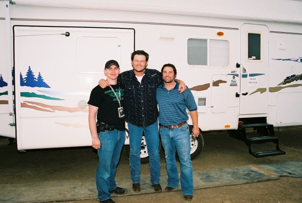 RomeoEntGroup's tweet photo. #TBT: Blake Shelton with his tour manager and REG's R.J. Romeo at the 2009 Brown County Fair in Aberdeen, SD. https://t.co/aFGJTEd5nH