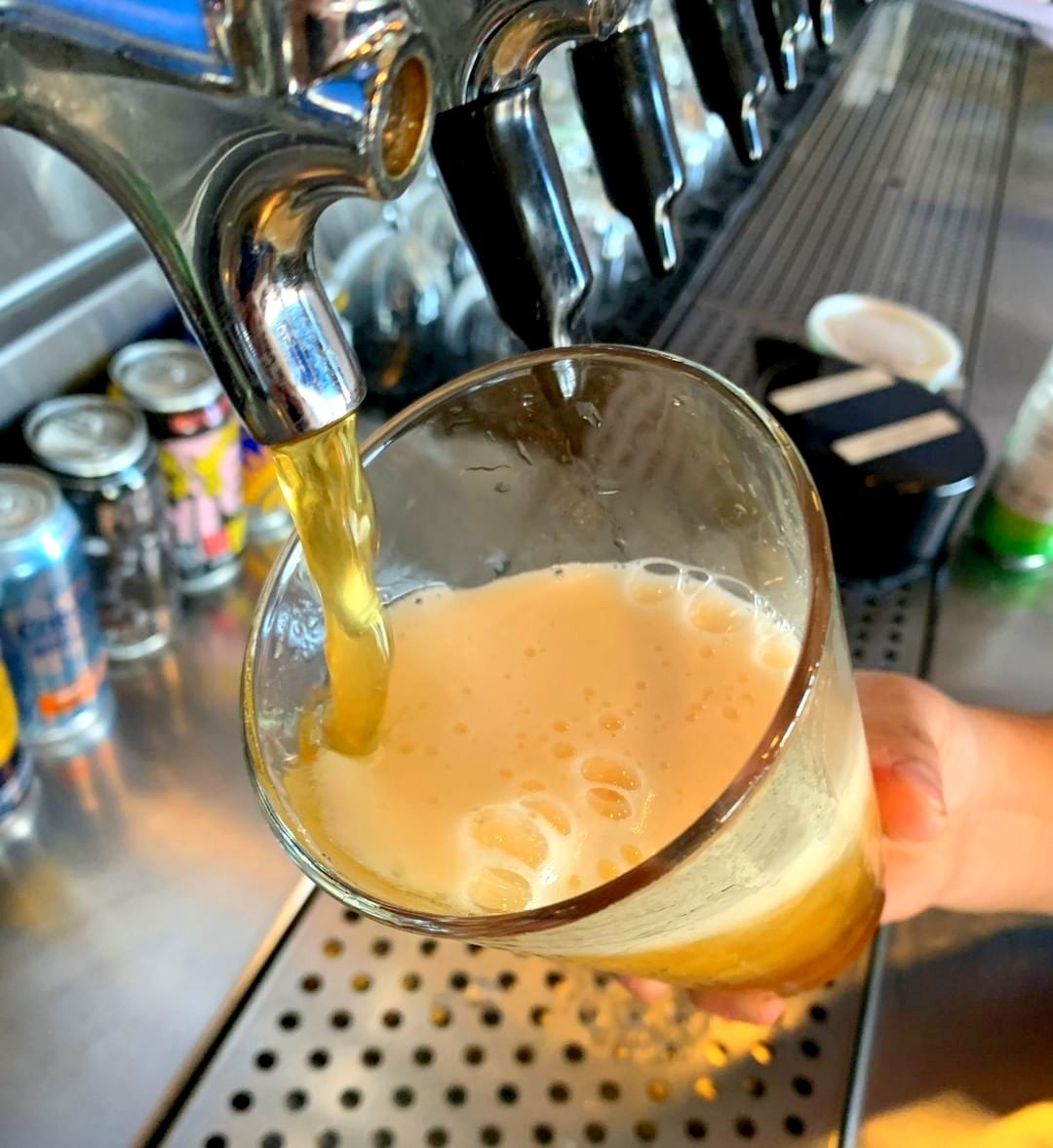 plfishshop's tweet photo. Looking for the perfect pairing to go with your oysters tonight? Look no further! Join us at Fish Shop for our Oyster Night and pair your $1.25 oysters with a refreshing pint of beer. Trust us, the two were meant to be enjoyed together. Cheers to a delicious meal! 🦪🍺 https://t.co/8a9KZq0ttm