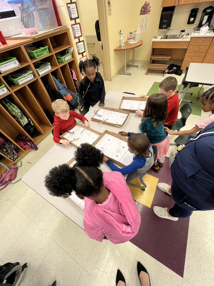 mrsrinehart1's tweet photo. Today the kindergarten @saylerparkjags explained how they made pinball machines to learn about force! This was such a great hands-on activity from @Amplify and these Ss loved explaining what they learned! @IamCPS 

#BeBetterJags #CPSandMe https://t.co/We0vZrJwvM