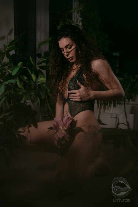 Ill be your amazonian princess https://t.co/ulyR79RfKW