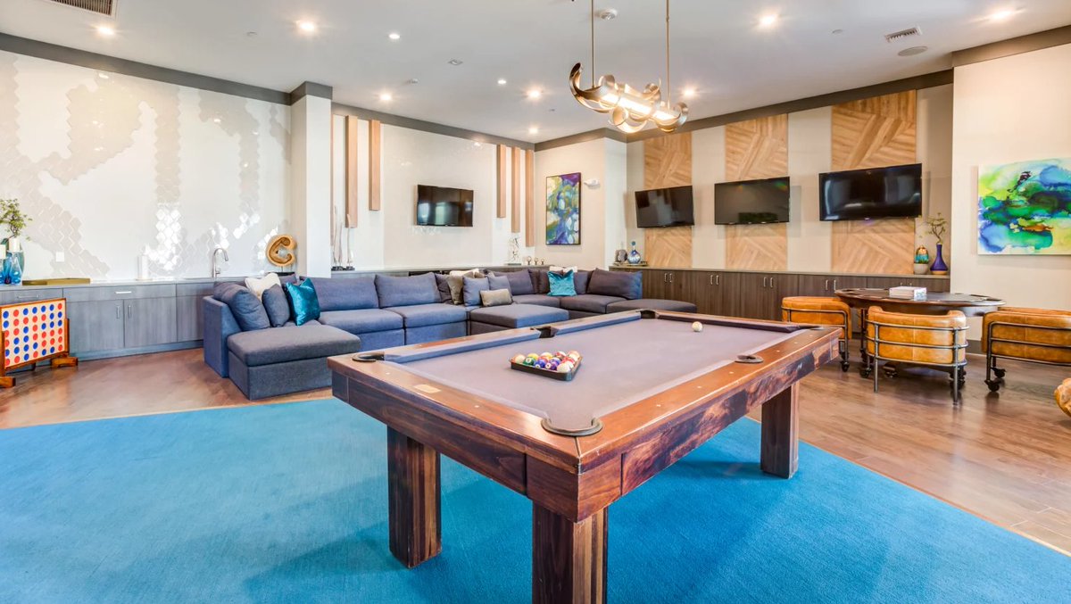 GilbertTownSq's tweet photo. Are you looking to move to a more high-end apartment, townhome or carriage style house? 

At Town Commons in Gilbert Town Square we offer 1 - 4 bedroom floor plans with amazing resort style amenities! 

Give us a call to schedule a tour. 602-903-3300

https://t.co/a0Wyl9xovR https://t.co/9tCvqoaUT3