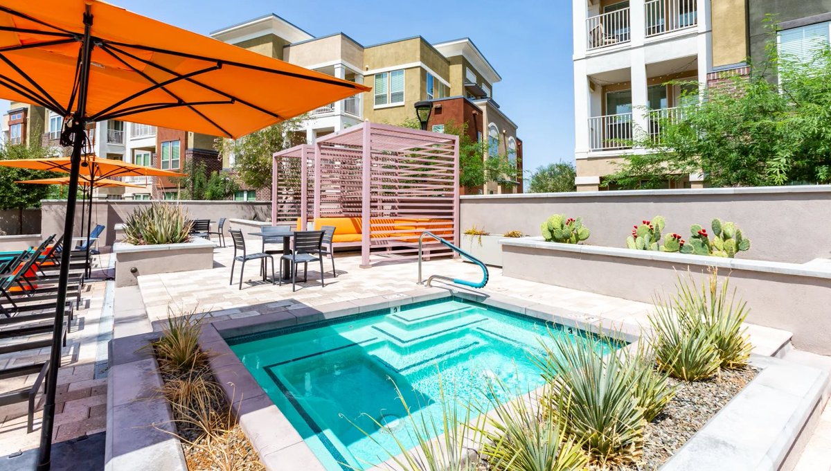 GilbertTownSq's tweet photo. Are you looking to move to a more high-end apartment, townhome or carriage style house? 

At Town Commons in Gilbert Town Square we offer 1 - 4 bedroom floor plans with amazing resort style amenities! 

Give us a call to schedule a tour. 602-903-3300

https://t.co/a0Wyl9xovR https://t.co/9tCvqoaUT3