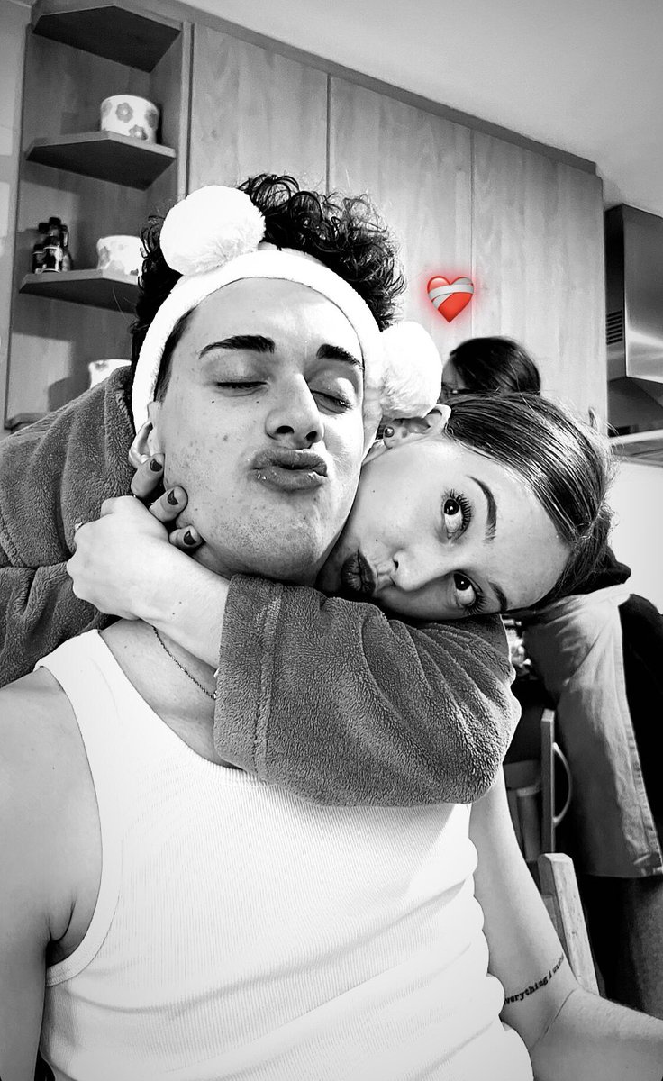 siinnombrree_'s tweet photo. le amo🤍 https://t.co/DmYluTKth9