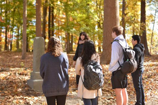 Wednesdays at the Center welcomes the co-founders of the Durham Black Burial Grounds Collaboratory to discuss their work protecting hidden sacred spaces. More info on the free event on March 29. ow.ly/Y9zB50NotHQ 
@DUCIGS <a href="/jhfcduke/">John Hope Franklin Center</a> <a href="/IcsDuke/">DukeICS</a>