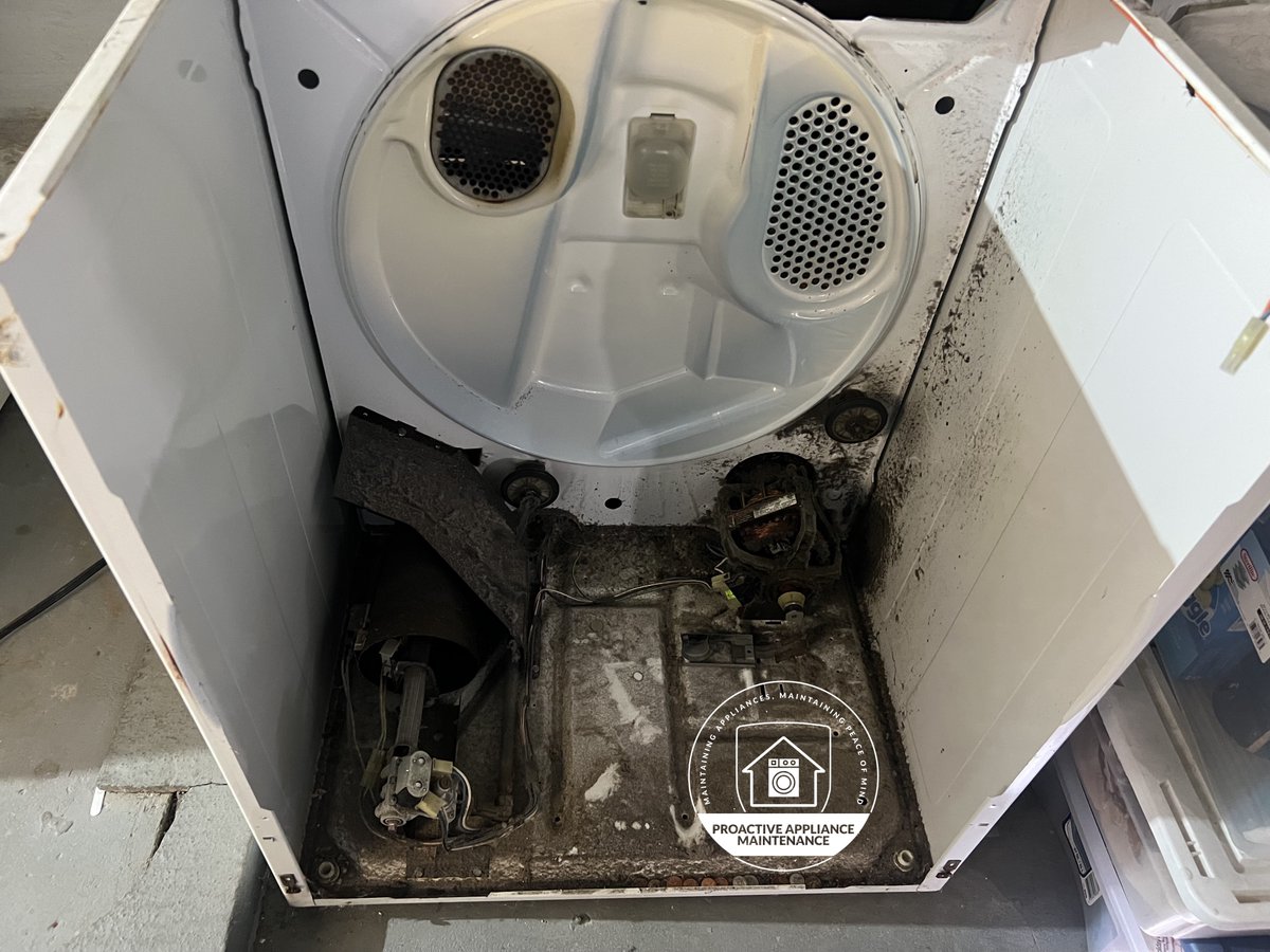 ProActiveMaint's tweet image. 🔥👕 Is your dryer taking longer to dry clothes or emitting a burning smell? It&apos;s time for a Dryer Maintenance Service! Our team at ProActive Appliance Maintenance recently cleaned this dryer,you won&apos;t believe the before &amp;amp; after pics! ProActiveAppMaintenance.com to learn more! 🔥👖