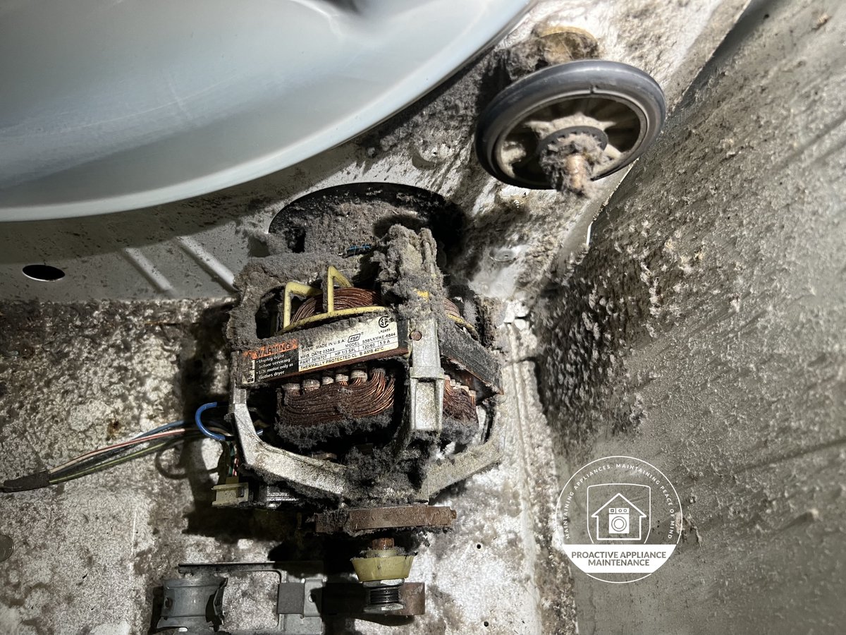 ProActiveMaint's tweet image. 🔥👕 Is your dryer taking longer to dry clothes or emitting a burning smell? It&apos;s time for a Dryer Maintenance Service! Our team at ProActive Appliance Maintenance recently cleaned this dryer,you won&apos;t believe the before &amp;amp; after pics! ProActiveAppMaintenance.com to learn more! 🔥👖