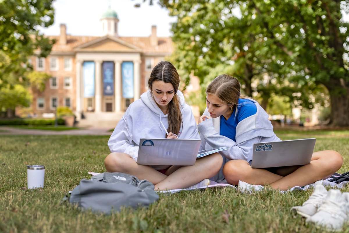 Students looking for a summer internship 🗣️

The U.S. <a href="/DefenseIntel/">DIA</a> is hosting an info session about their Summer 2024 internship on March 28.

Meet with officers from the Analysis Career Field to talk national security career opportunities.

Details: app.joinhandshake.com/events/1262099…