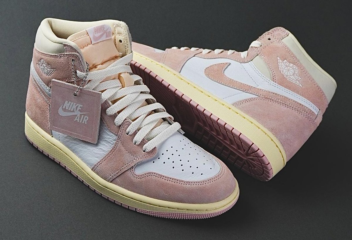 ComplexSneakers's tweet photo. Air Jordan 1 High OG "Washed Pink" 
🗓️April 22
💰$180
📸 @SameOldSneakers https://t.co/ma0QtY4FHW