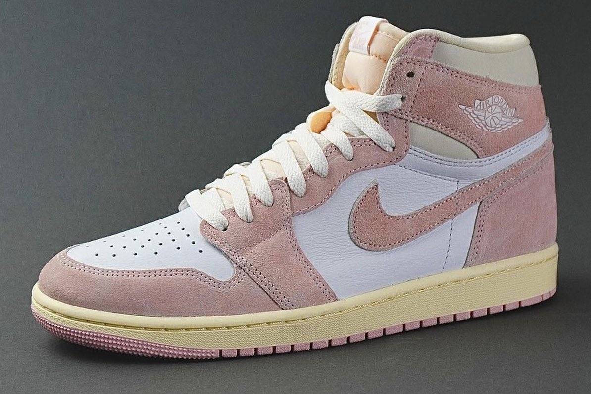 ComplexSneakers's tweet photo. Air Jordan 1 High OG "Washed Pink" 
🗓️April 22
💰$180
📸 @SameOldSneakers https://t.co/ma0QtY4FHW