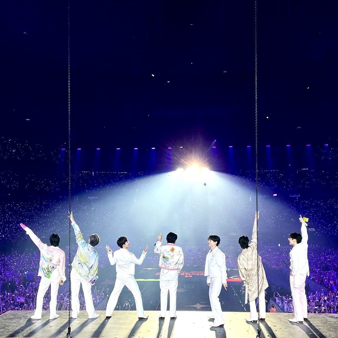 btschartsxdaily's tweet photo. Nikkei Asia - #JIMIN Interview (7)

Q: What are your thoughts on the influence you and BTS have?

"It's all thanks to our fans. They not only loved our music, but they translated our songs from Korean and requested them on American radio stations, which allowed us to reach a+ https://t.co/wvVzUC9uLV