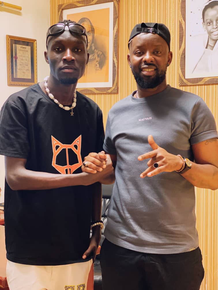 RonaldOmurok's tweet photo. Talent recognises talent &amp; Kings dine wiz King's 
If you miss this concert then yo not worthy to live...
6th may.... Biggest History z to b written...
@RodyGavana1 X @eddykenzoficial 
"POSITIVITY" all the way
Arrow square must lack space
@6May_arowsquare @thundergardens @nbstv https://t.co/dfuaZIxCVD