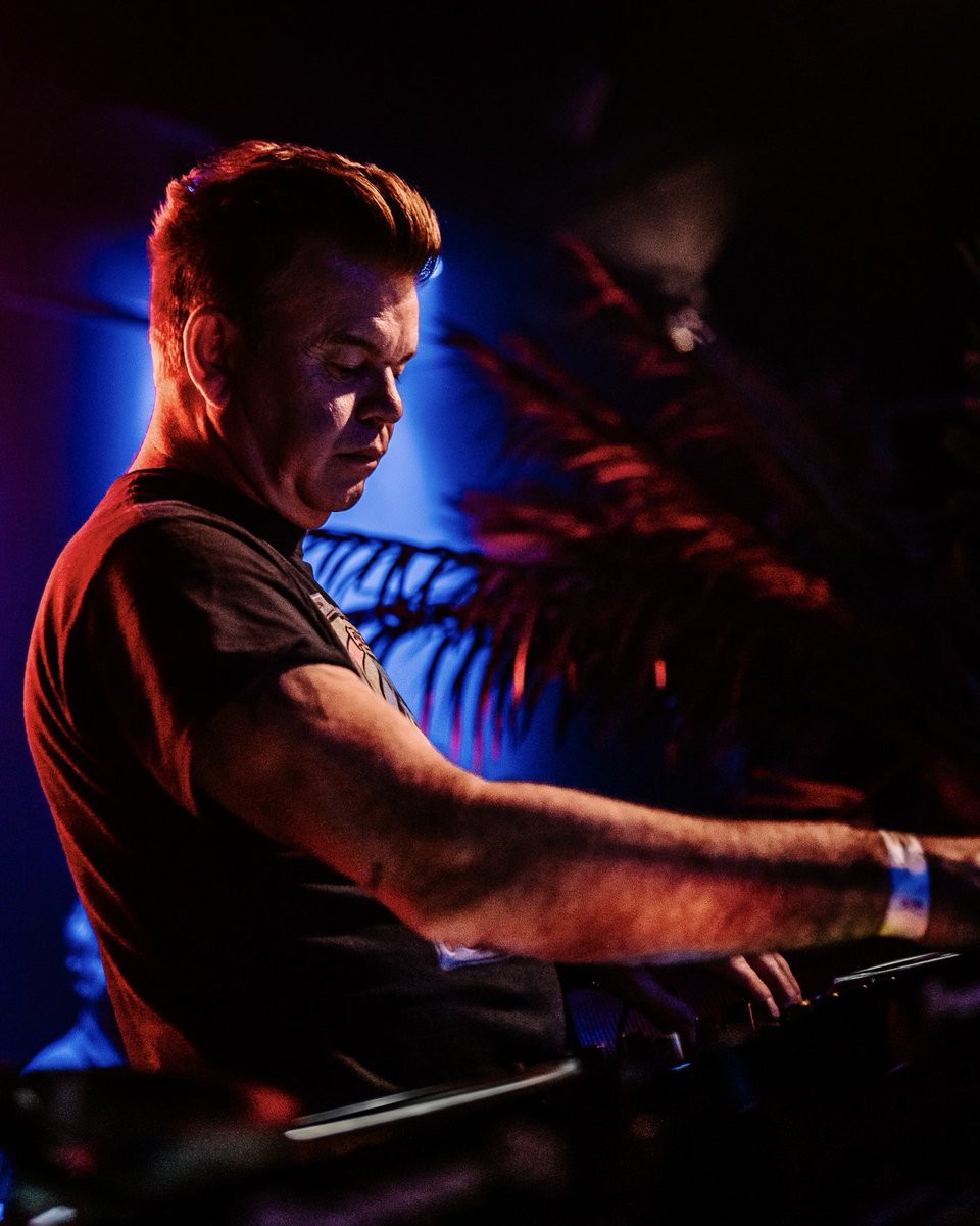 paul oakenfold returns to london on 17th june and this time he bring his innovative mixing skills to the steel yard → bit.ly/FFSPaulOakenfo…