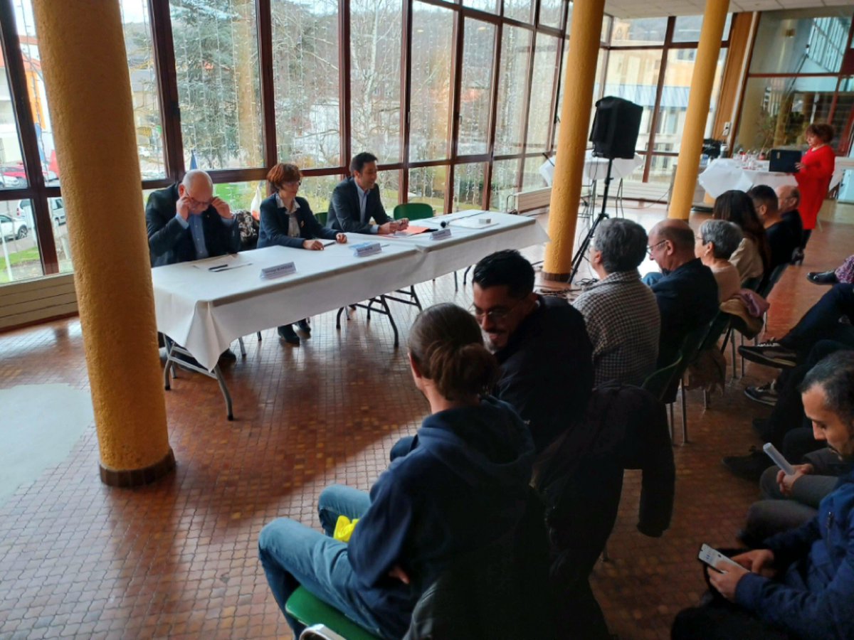 Sabine Martin (@sbmdrl) on Twitter photo 🎤#Orange déploie la #Fibre dans les communes de #MoyeuvreGrande et #MoyeuvrePetite  un réseau performant 🚀pour des services et usages #numeriques 💻 au profit des habitants #Attractivite #Territoires <a href="/OrangeGrandEst/">Orange Grand Est</a> accompagne les territoires #Moselle 🎤#Orange déploie la #Fibre dans les communes de #MoyeuvreGrande et #MoyeuvrePetite  un réseau performant 🚀pour des services et usages #numeriques 💻 au profit des habitants #Attractivite #Territoires <a href="/OrangeGrandEst/">Orange Grand Est</a> accompagne les territoires #Moselle