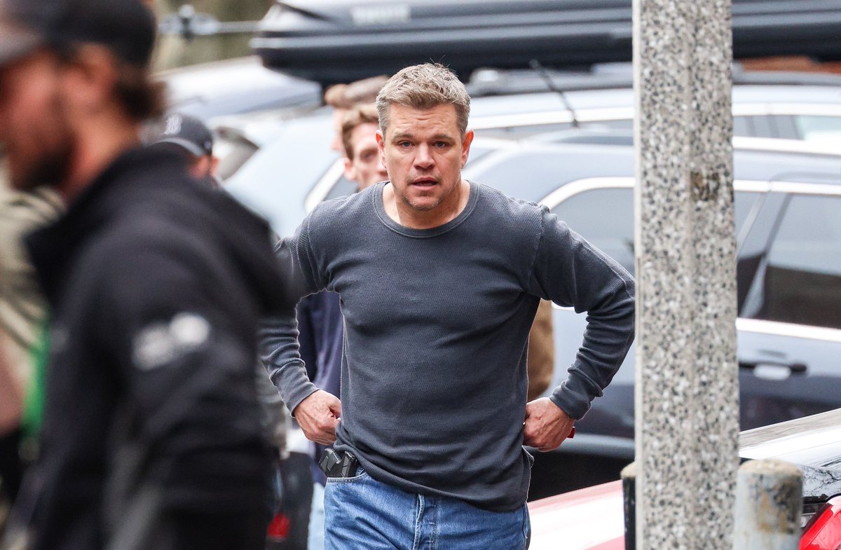 NBC10Boston's tweet photo. At this hour: Matt Damon and Casey Affleck continue local filming of their newest movie. They were spotted in #Boston’s Back Bay as filming started late this morning. Photos below, and story about yesterday’s filming here —> https://t.co/qLsiHTM9xo 📸⁦@pictureboston⁩ https://t.co/ifd83A6KBc
