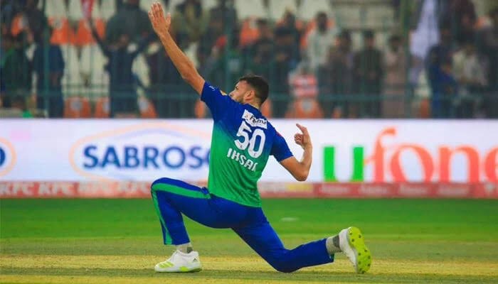 Nasser Hussain : ihsanullah is absolutely box office. 150k player of the tournament in the PSL. He will steam in. #TheHundredDraft