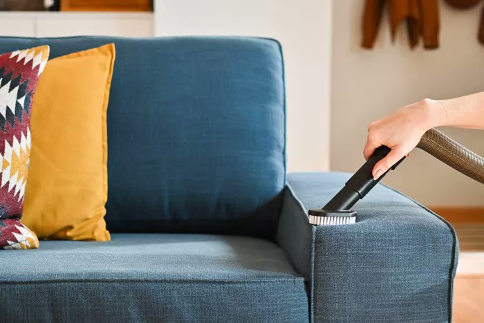 yougotchuck's tweet photo. Here's how to clean a fabric sofa without using water. #cleaningtips #homehacks  https://t.co/PthvxqDMjv https://t.co/8enwSYeMum