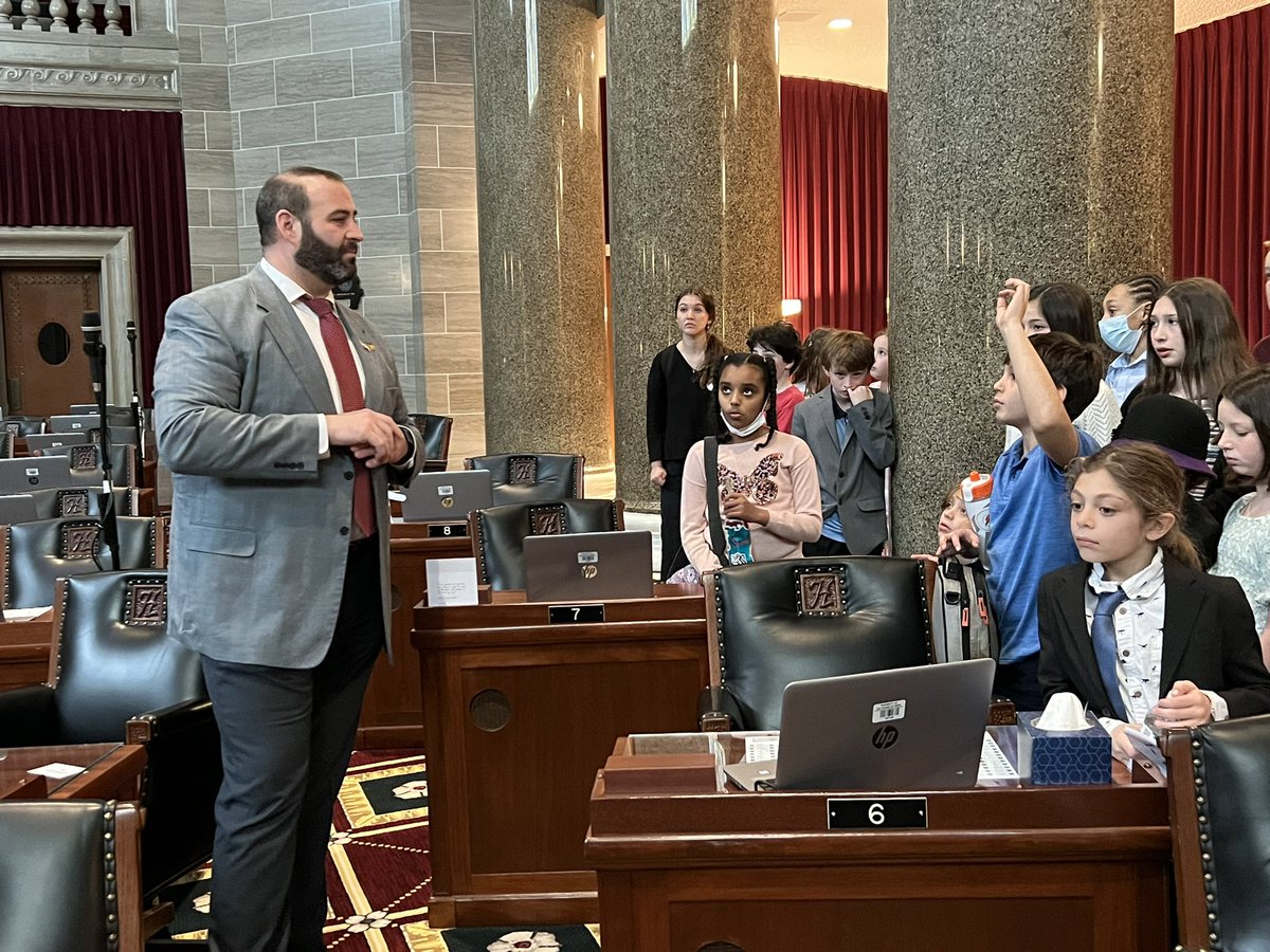 Mirowitz's tweet photo. @AJSchwadron thank you for getting us access to the Thomas Hart Benton room and taking us on the house floor! https://t.co/6uXelY6rMf