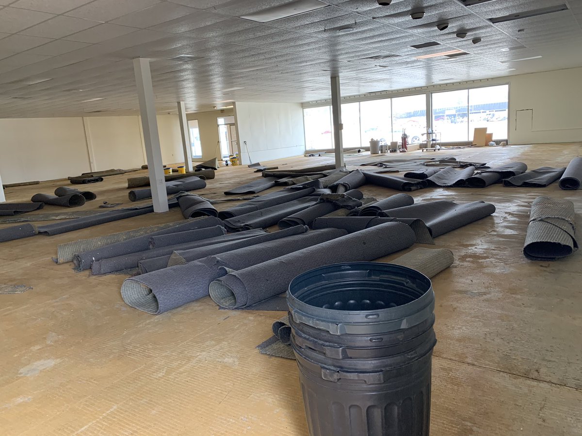 outonbailll's tweet photo. Do Commercial real estate they said. It will be fun they said. #cre #retwit #cretwitter https://t.co/X1B9mHOaCa