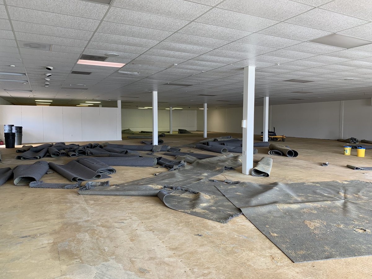 outonbailll's tweet photo. Do Commercial real estate they said. It will be fun they said. #cre #retwit #cretwitter https://t.co/X1B9mHOaCa
