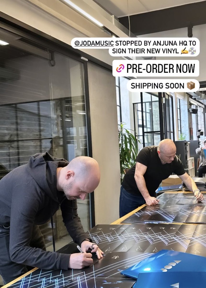 @jonogrant and I did some hard core signing today of the gorgeously presented @JODA_music vinyl album with the @Anjunabeats crew. Make sure you visit their webshop to get a copy as there’s only a limited number left! music.anjunabeats.com/release/307563…