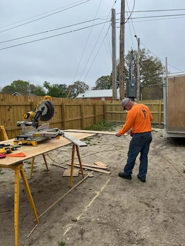 NewLife_247's tweet image. Pray for our team this week as they are down in Lumberton. They are doing a fine job. #newlife247 #BaptistonMission #Lumberton