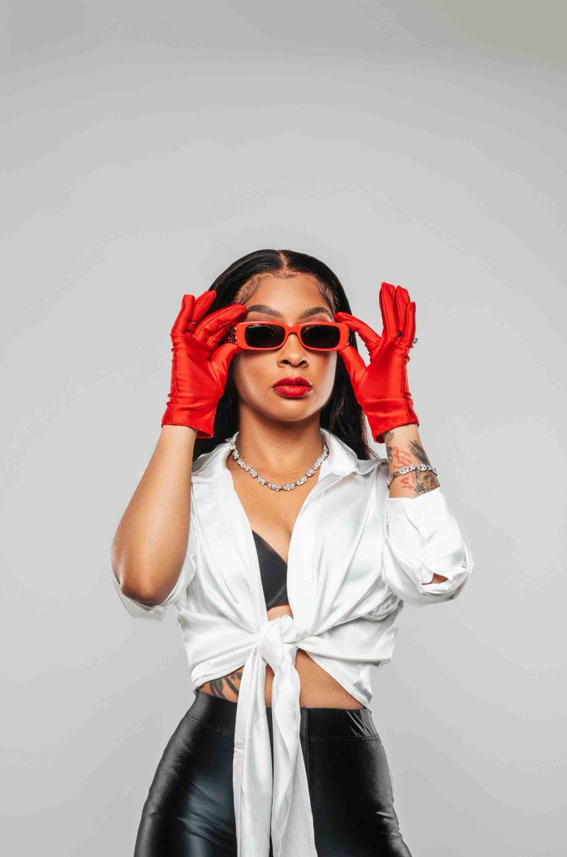 DailyMemphian's tweet photo. Ladia Yates is a Red Bull dance consultant, a Nike brand ambassador and the founder of Ladia Yates Entertainment (L.Y.E.) Academy in Memphis. https://t.co/5y36d98MTc

Story by @JasmineMcC_ | @lye_academy https://t.co/JXgJvaERGy