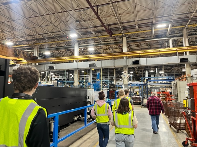 Aubmoss1's tweet photo. Took my @CCHSCavs Engineering students on a field trip today to @ModineMfg - we had so much fun touring the facility and learning about their meticulous processes and various engineering roles within. THANK YOU for having us! #PLTW #CCHS #Modine #FieldTrip #POE #IED https://t.co/G3Dj4zadgB