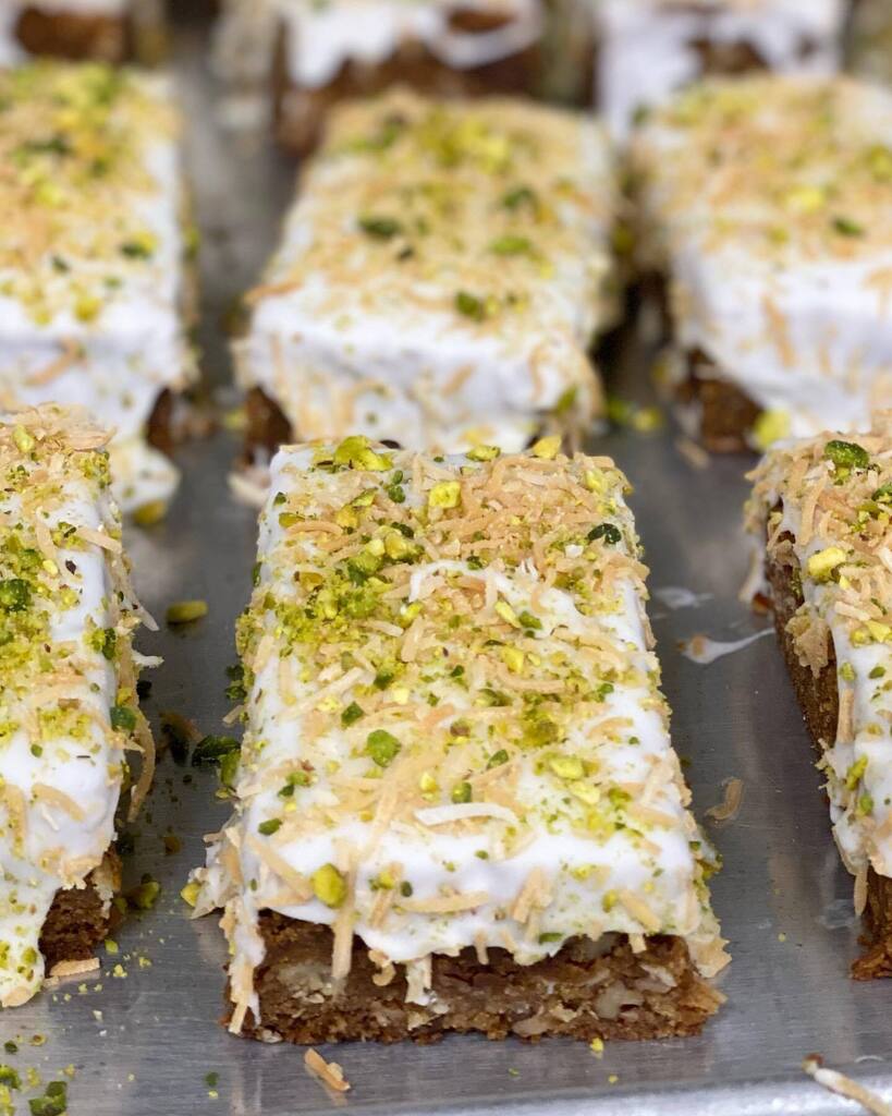 Say HELLO to our newest bar- the Magic Dream Bar!!!! It’s a mix of our best cookie doughs baked till nice and chewy and topped with coconut glaze and Sicilian pistachios. Sometimes you get more chocolate chip, sometimes more ginger molasses, sometimes mo… instagr.am/p/CqI-xWdORu8/