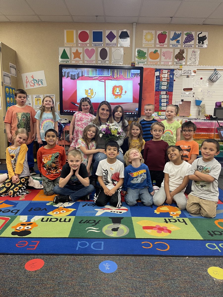 patriotmamma's tweet photo. Congratulations to Amanda Inderstrodt for being our Teacher of the Year for Fairview Elementary ⁦@abetterfairview⁩ ⁦@AInderstrodt⁩ https://t.co/vKSEqgbRxu