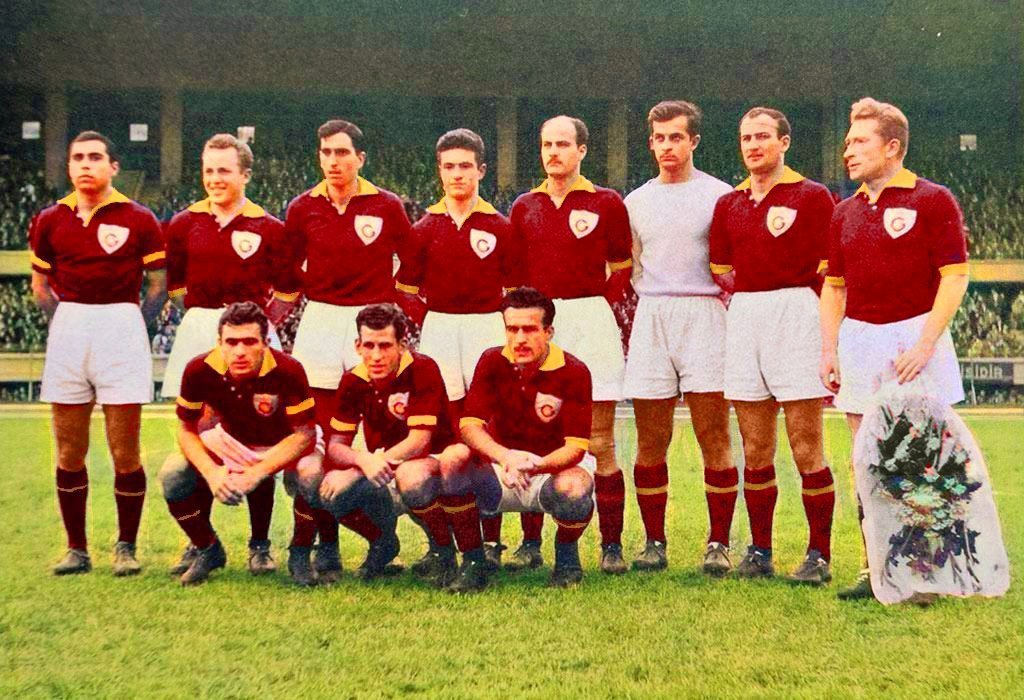 Galatasaray 1953-1954 kadrosu 

Rober Eryol, Hilmi Ok, Suat Mamat, Kadri Aytaç, Reha Eken, Turgay Şeren, Bülent Eken, Muzaffer Tokaç.

Kamil Altan, Ali Beratlıgil, Necmi Erdoğdu.