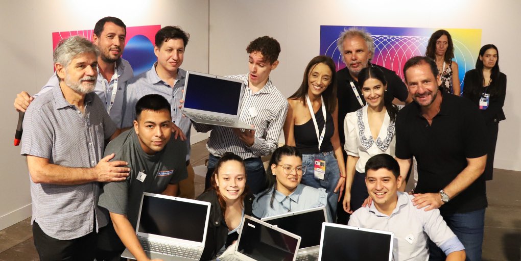 econocimientoar's tweet photo. En el marco de #EconAr, 330 personas participaron de Ideathon Crear Futuro. Una actividad dirigida a estudiantes, jóvenes profesionales y emprendedores con el fin de crear un espacio de imaginación conjunto sobre los desafíos del futuro.
#ArgentinaAvanza
#EdCEnTodoYParaTodos https://t.co/lhCtxkblmw
