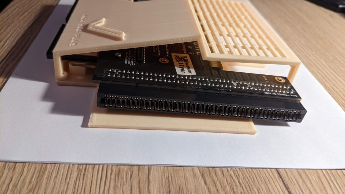 StingerHU's tweet photo. Hát... ezzel is megvolnánk. :) ACA500 Plus v1. revízió 3d nyomtatott alsó-felső shell. Csak hogy az Amiga 500 is kapjon valamit végre :) #amiga500 #aca500plus #turbocard #3Dprinting #3dprintedshell https://t.co/tpYIqBrAwg