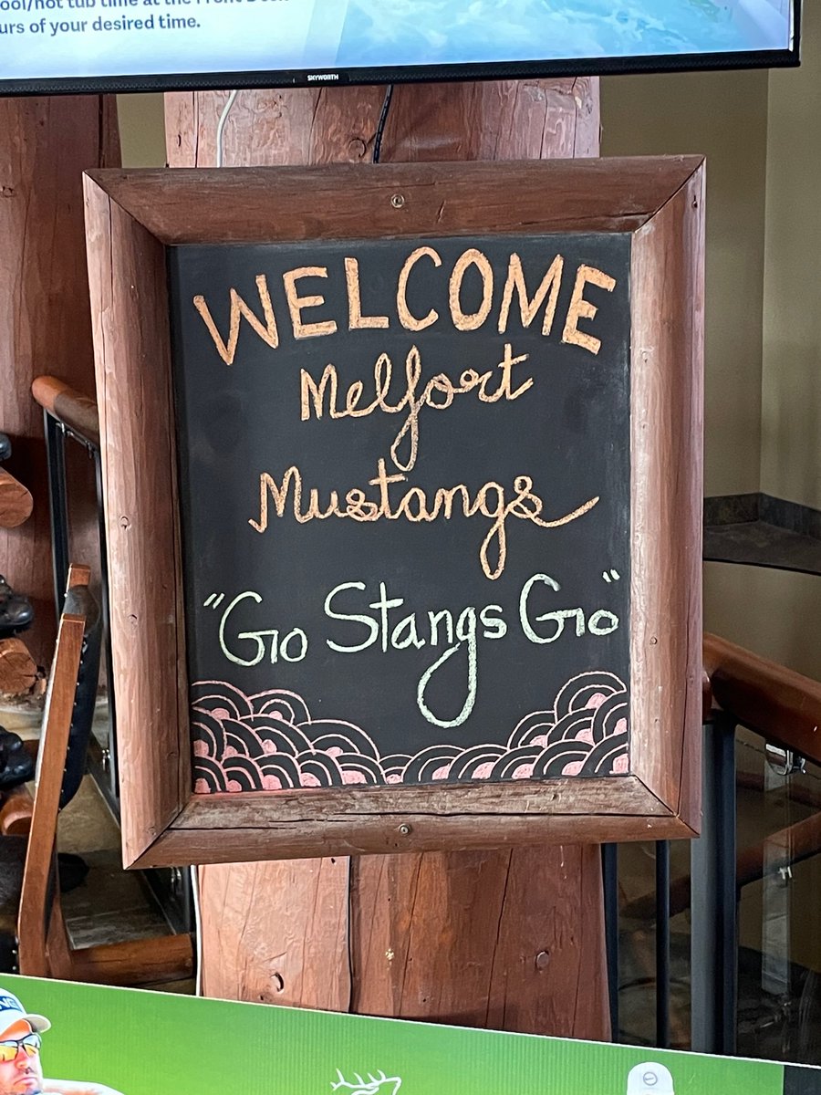 SJHL_Mustangs's tweet photo. BIG TIME shoutout goes to @ElkRidgeResort for their hospitality over the last few days! 

It was a fantastic spot for our team to hangout and enjoy some time together while we battled in a playoff series!

Thank you to Elk Ridge as well for their sponsorship of a meal too!! https://t.co/U4Z11evcvn