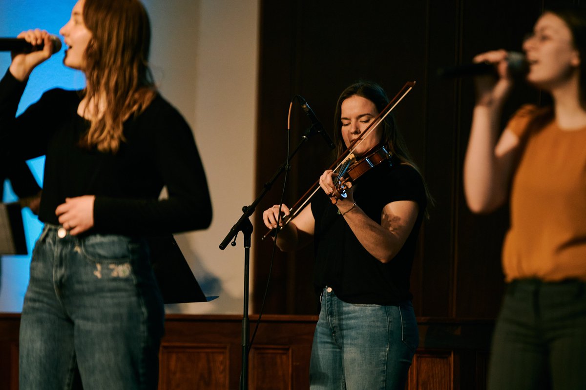 MBTSWorship's tweet photo. AUDITIONS
We are excited to host (scholarship) auditions for next year's *North Oak Collective* worship team &amp; for new &amp; current *worship majors* in our programs here at @MBTS &amp; @SpurgeonColl in April. 

Schedule yours soon! 
💻worshipministries@mbts.edu
https://t.co/b4Tn0VFB8h https://t.co/HZGTKPOROD