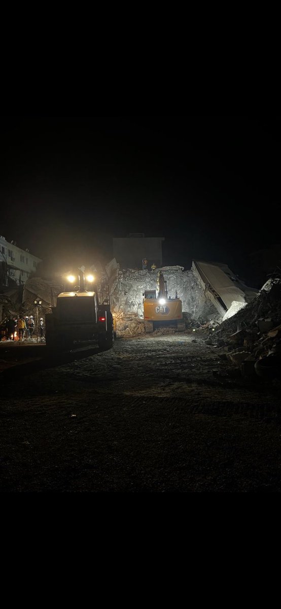 efehilal4848's tweet photo. Dere Çakılı ve Kum Kullanıldı
Karot Örnekleri Kusurlu
Kolonlarda Nervürsüz Demir Var
Beton Kalitesi Düşük
5 Kat Tasarlandı 7 Kat Yapıldı
Kolon ve Kirişler Hatalı ve sonuç olarak toprağa koydum yavrumu😢😢 nerdesinizzz?
#isiasotelikimdenetledi #Tureb #Turizmkültürbakanlığı https://t.co/jsLF6V4Mis