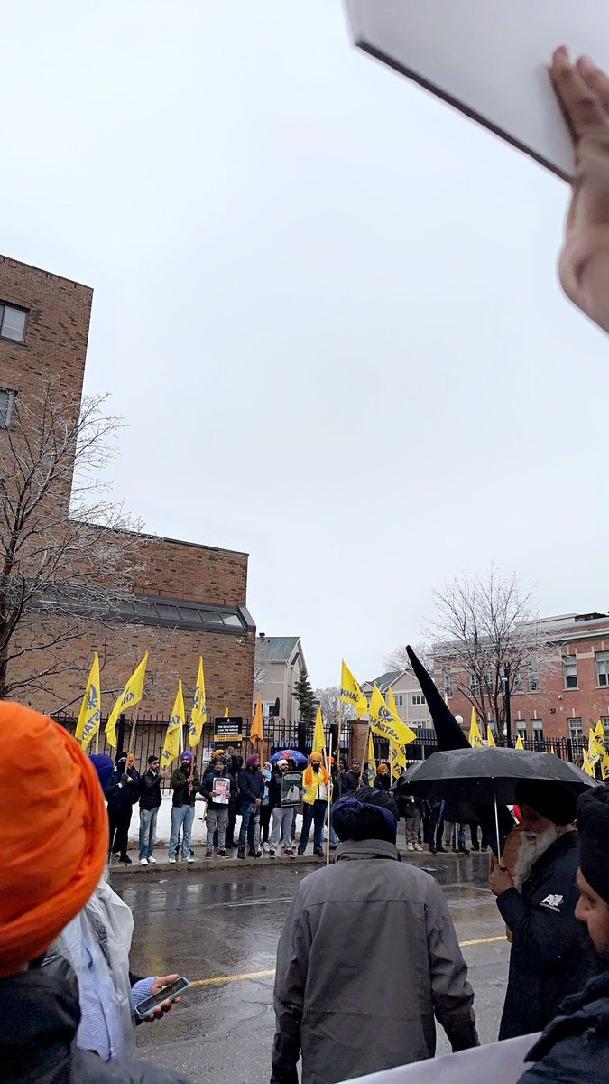 sarao0007's tweet image. Protest in front of high commission of India #FreeAmritpalSingh #freepanjab 
#SikhProtest #SikhLivesMatter 
Indian democracy shame -shame