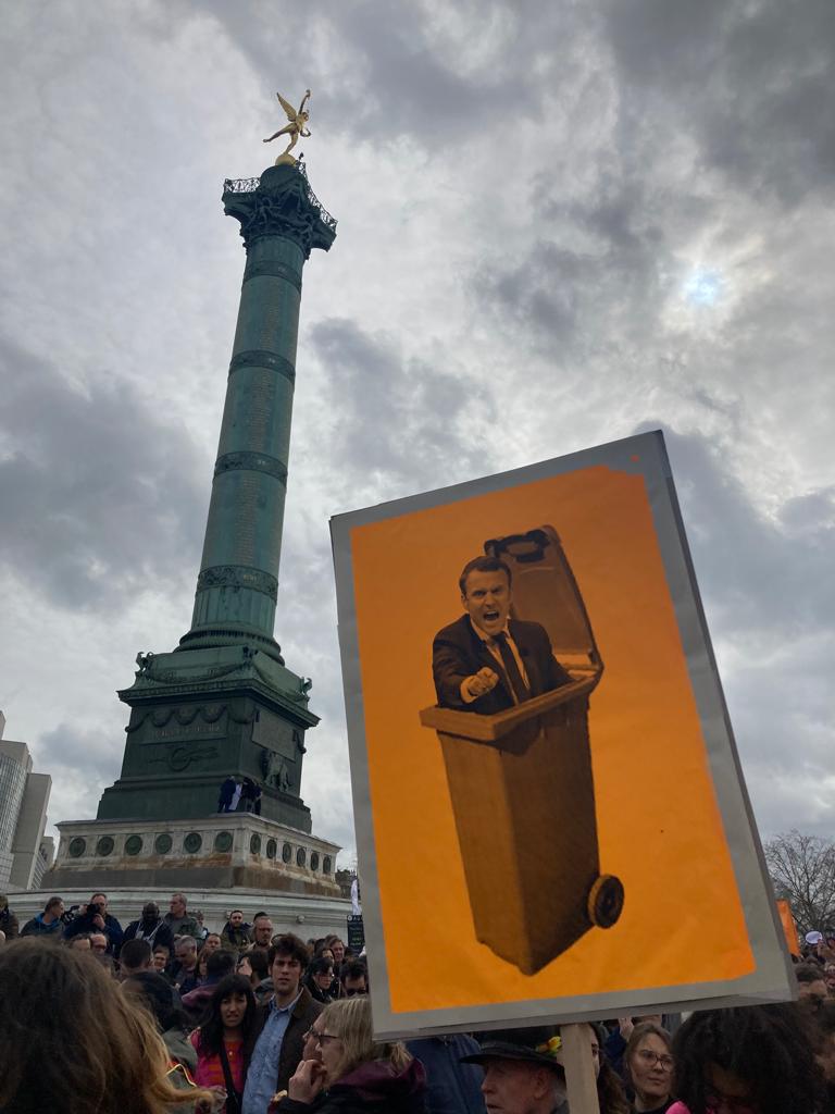 Macron in a bin, “the real trash are in government”… Plenty of tributes &amp; references to rubbish collectors’ strike at Paris rally –  and overall a distinctly angrier tone compared to previous protests, with the focus now on government’s “denial of democracy”