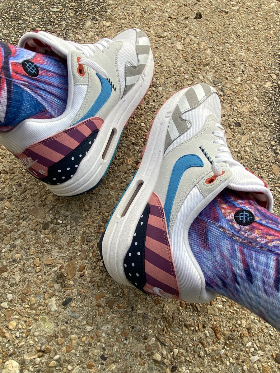 Who gonna be in church when the Big Bubble 🫧 releases this Sunday😆? 3 days away!! Day 23 of #AirMaxMonth 🔵⚪️🟣
 
#airmax1 Parra 
 
#nike #marchmaxness #am1ent #kotd #snkrskickcheck #snkrsliveheatingup #snkrs #airmaxgang #teamnike @hisexcellence79 #airmax #airmaxness @nike